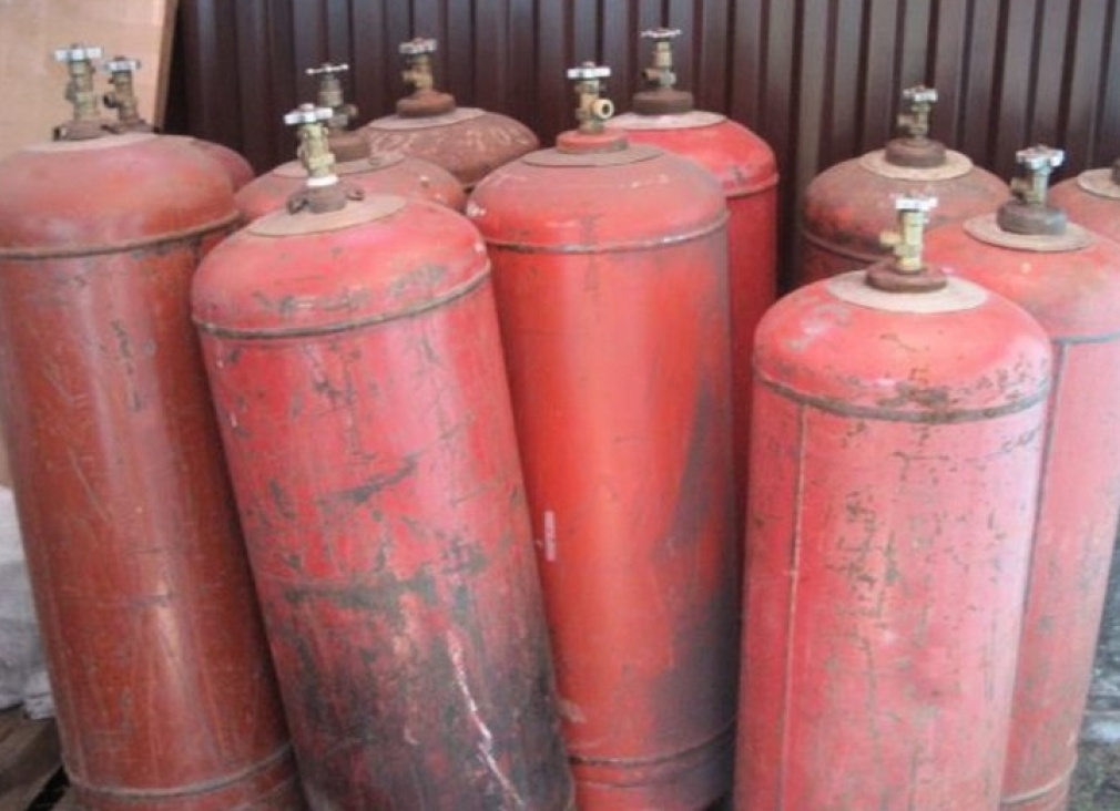 Сколько стоит сдать в металлолом газовую плиту , стиральную машину и холодильник . На этом можно заработать .