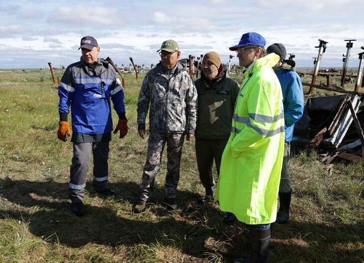 Волонтеры вывезли 57 тонн металлолома с озера Большое Хадатаеганлор